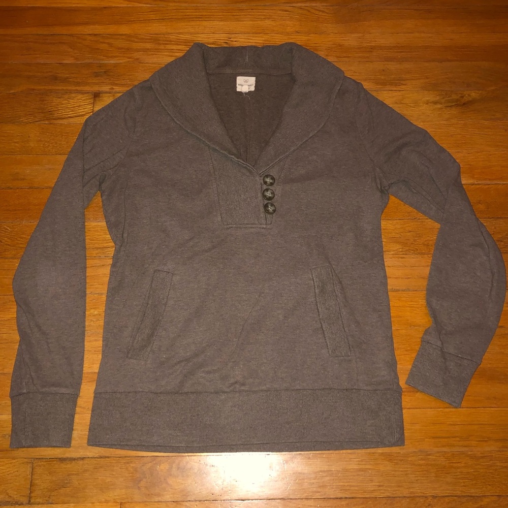 Banana Republic size M soft & cozy 3 button top